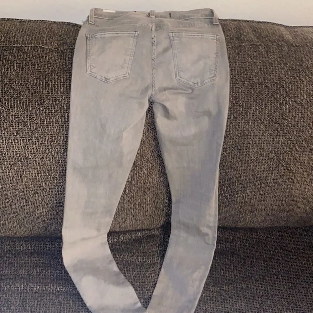 ✨ HP✨Lovers + Friends Gray Ricky Skinny Jeans✨ - Picture 8 of 10